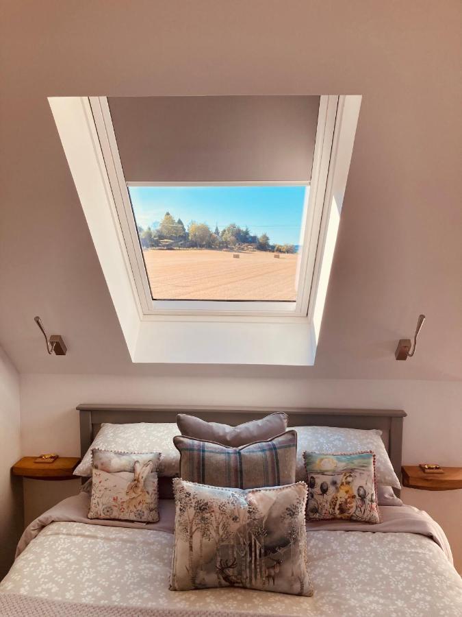 'Wardlaw View' Luxury Studio Apartment With Stunning View Kirkhill Zewnętrze zdjęcie